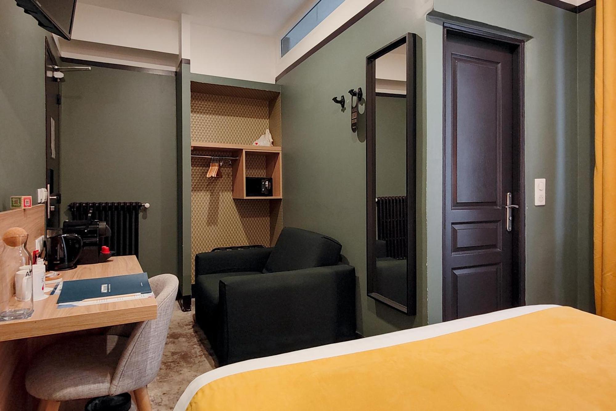 De France, Un Ammi Hotel