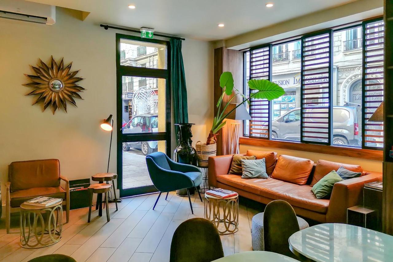 De France, Un Ammi Hotel