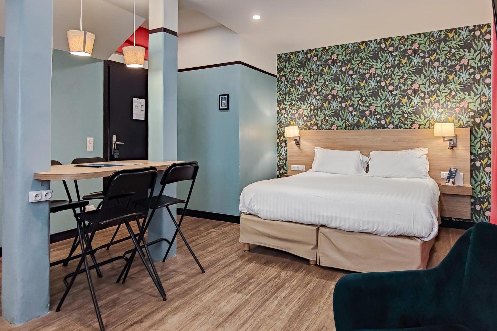 De France, Un Ammi Hotel