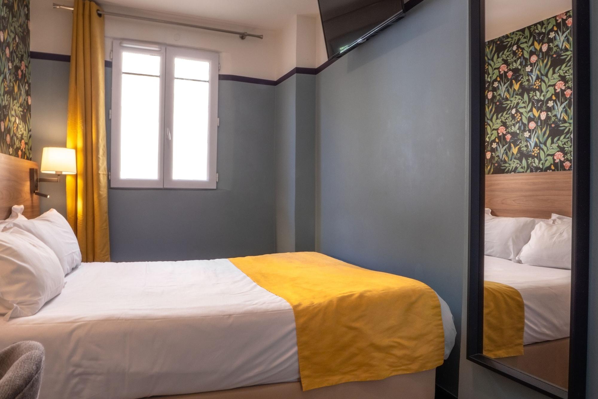 Hotel De France, Un Ammi